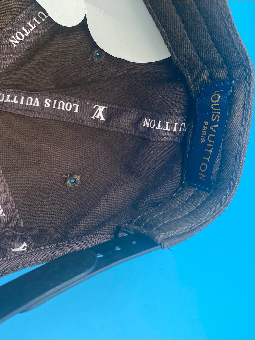 Louis Vuitton Brown Embroidered LV Logo Cap - Picture 4 of 4